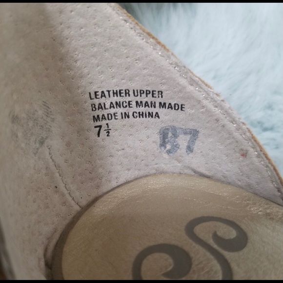 Seychelles Metallic Gold Sandals - Picture 6 of 8